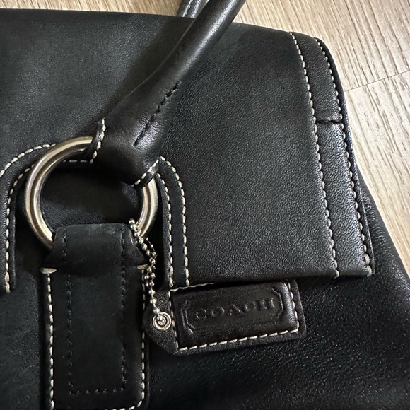 COACH Vintage Leather Shoulder Bag - Picture 3 of 5